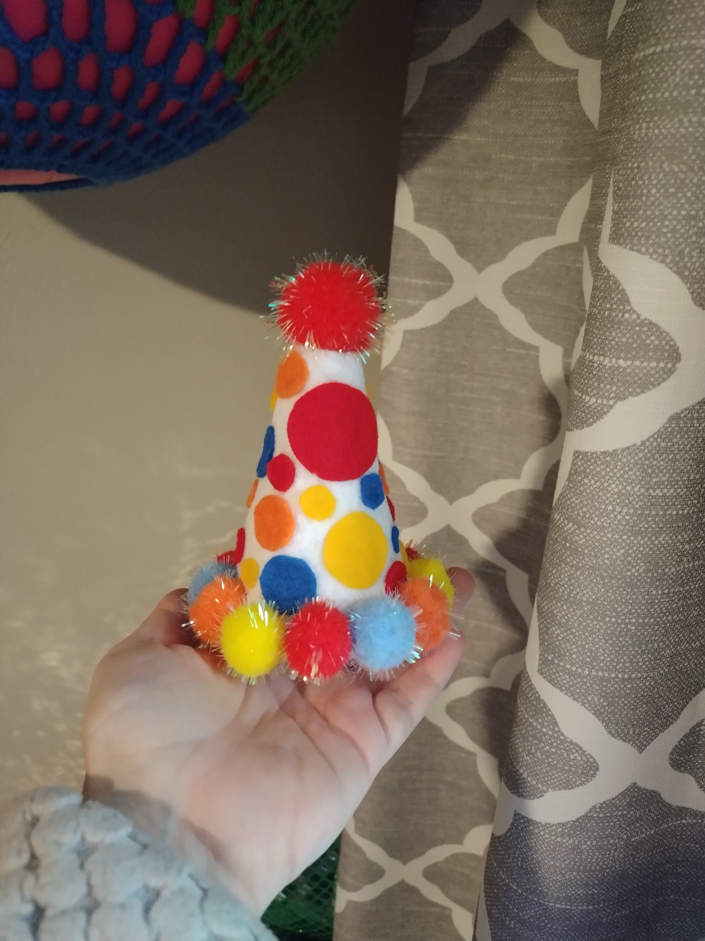 Clowncore party hats (clips)