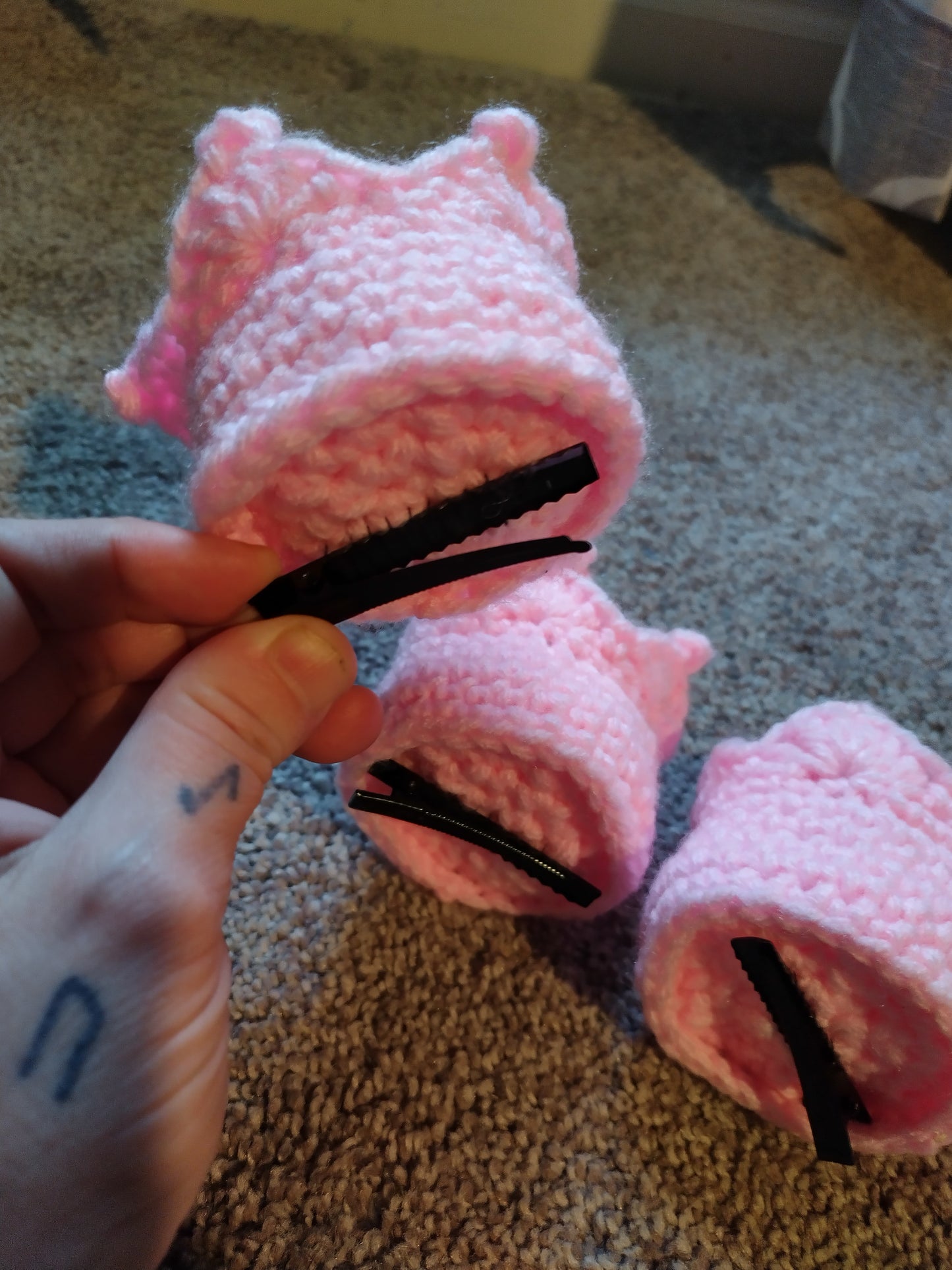 Crown crochet hair clip