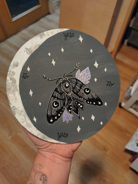 Moth/crystals pendulum board
