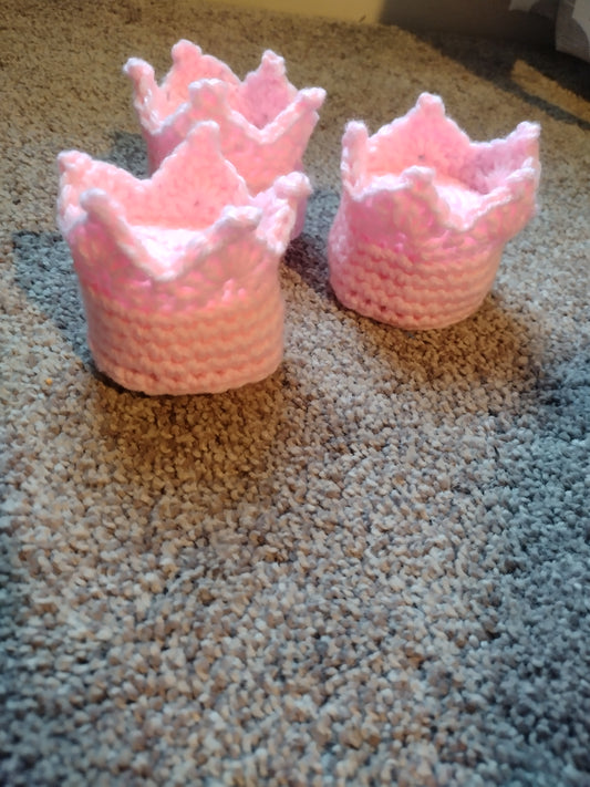 Crown crochet hair clip